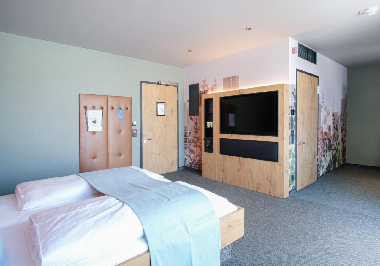 Riku Hotel Göppingen Екстериор снимка